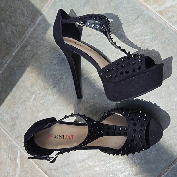 Size 10 NWOT black high heels - Picture 2 of 6